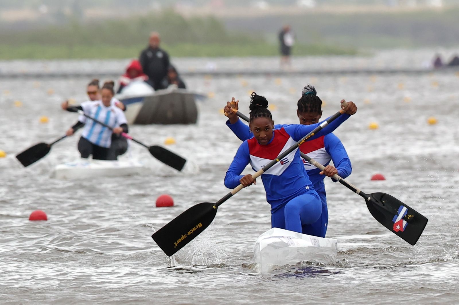 LATINOAMERICANOS DOMINAN EL VIENTO EN LA ÚLTIMA FECHA DE KAYAK Y CANOA